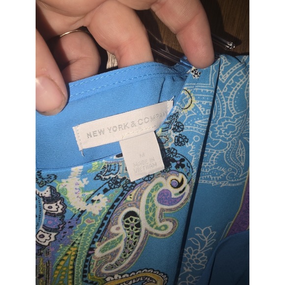 New York & Company Blouse Women's Medium Bluegreen Sleeveless Paisley Front! - Picture 3 of 4